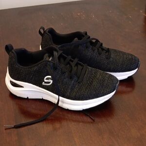 NEW Skechers Black and White Sneakers